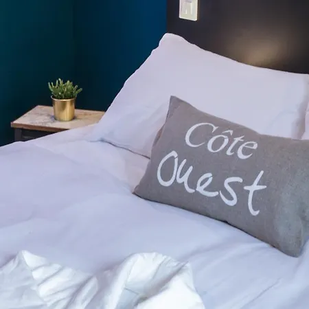 Cote Ouest Aix Les Bains מלון דירות 4*